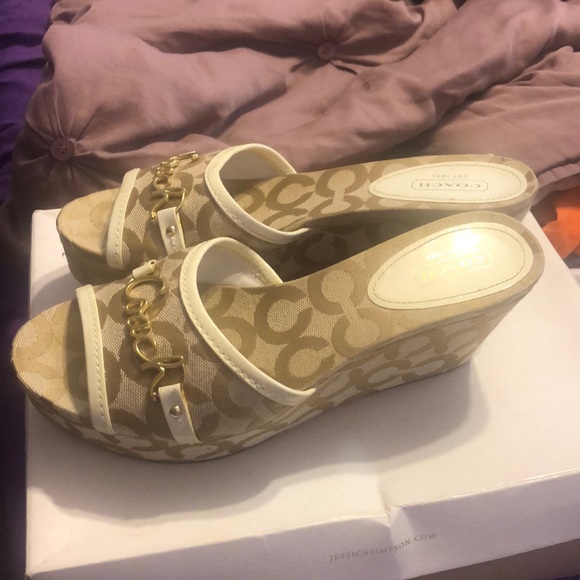 Selling - Picture 3 of 4